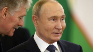 Кораблі РФ супроводжували підсанкційні танкери в Ла-Манші, у Кремлі це назвали “захистом від піратства”