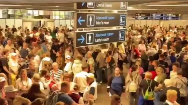 В аеропорту Сочі колапс через атаки безпілотників – соцмережі