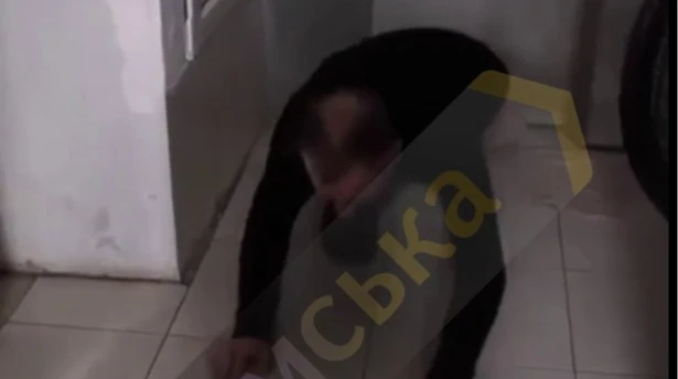 Керівництво Одеського СІЗО відсторонили через відео зі знущанням, імовірно, з експрацівника ТЦК 1